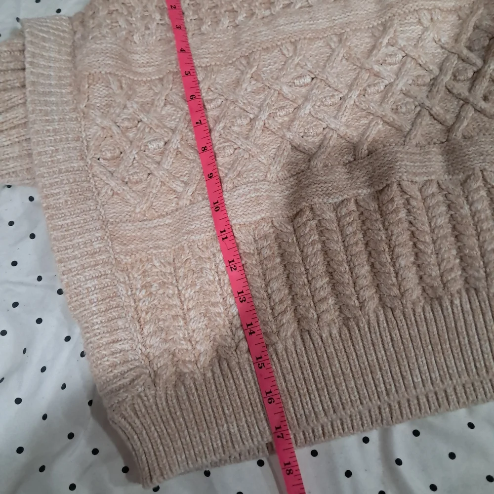 Minkpink Multi-Textured Cropped Knit Sweater Like New - XS - Picture 4 of 11